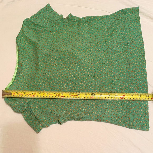 Short floral top, ruffles, crochet, pearls, & tiny glitters, trimmed neckline, S - Picture 5 of 6